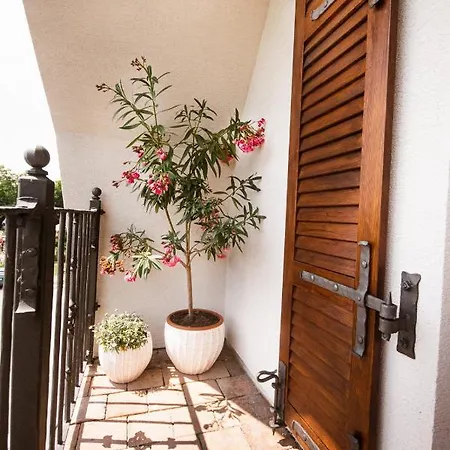Apartment La Strachec