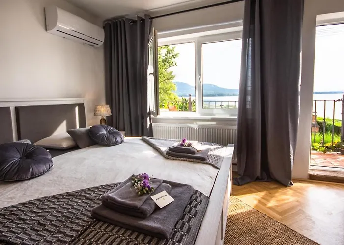 Apartment La Strachec
